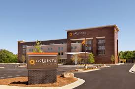 La Quinta Inn & Suites